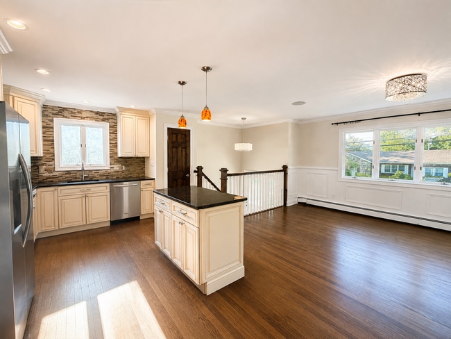 Photo - 72 Dartmouth St