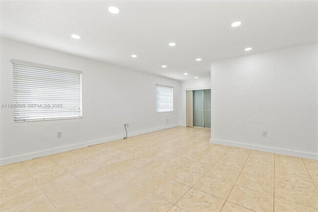 Photo - 5633 SW 40th St