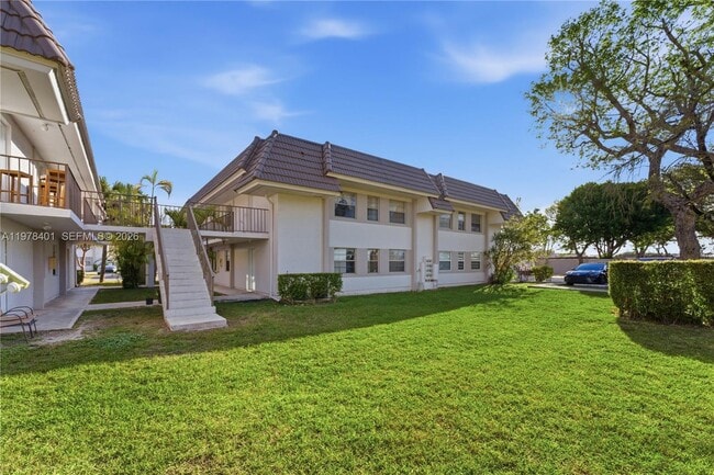 Building Photo - 6921 SW 129th Ave Unit 5