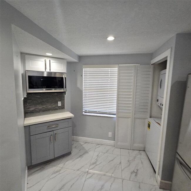 Photo - 6575 W Oakland Park Blvd Unidad 404