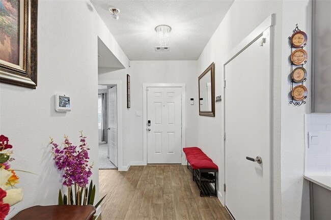 Photo - 318 Merriman Rd