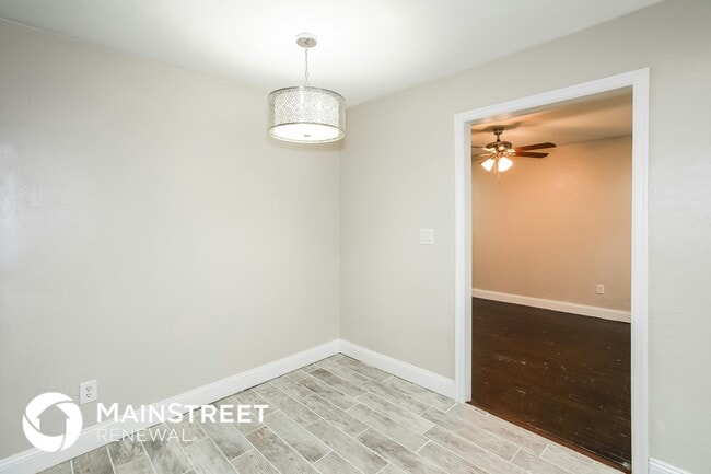 Photo - 229 W 8th St