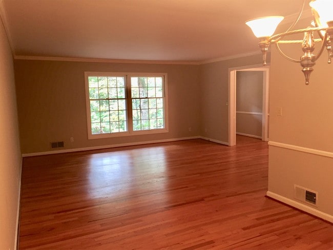 Photo - 4625 Kings Down Rd