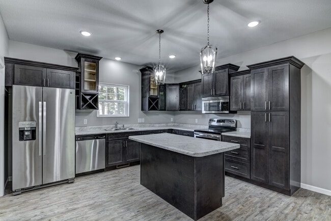 Photo - 302 12th Ave W