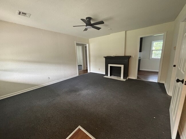 Photo - 2 Bedroom, 1 Bathroom Home with Spacious Family Room & Fenced Backyard