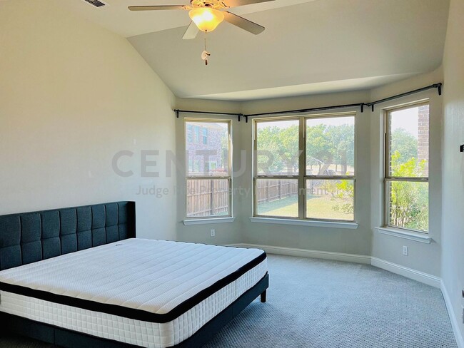 Photo - Stunning 5/4/2 in Desirable Irving!