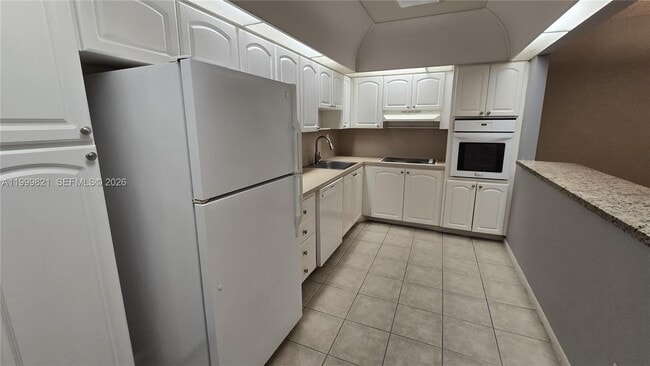 Photo - 19370 Collins Ave Unit 224