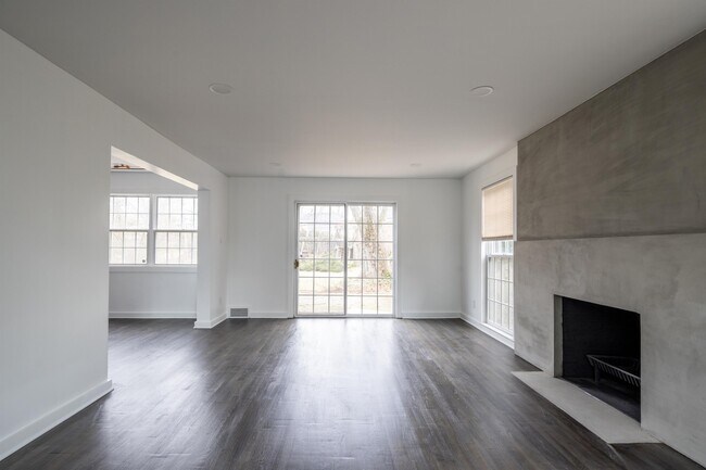 Photo - 21199 Fairmount Blvd