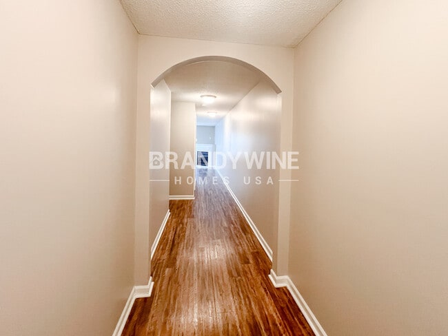 Photo - 5284 Hanover St