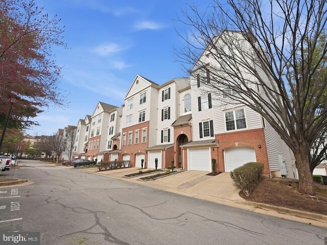 Photo - 4667 Longstreet Ln Unit 205