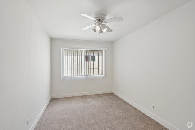 2BR, 1BA - Bedroom 2