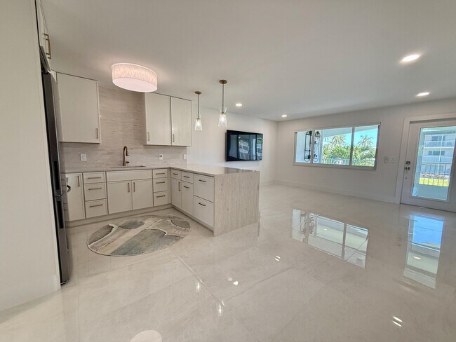 Photo - 110 Shore Ct Unit 209