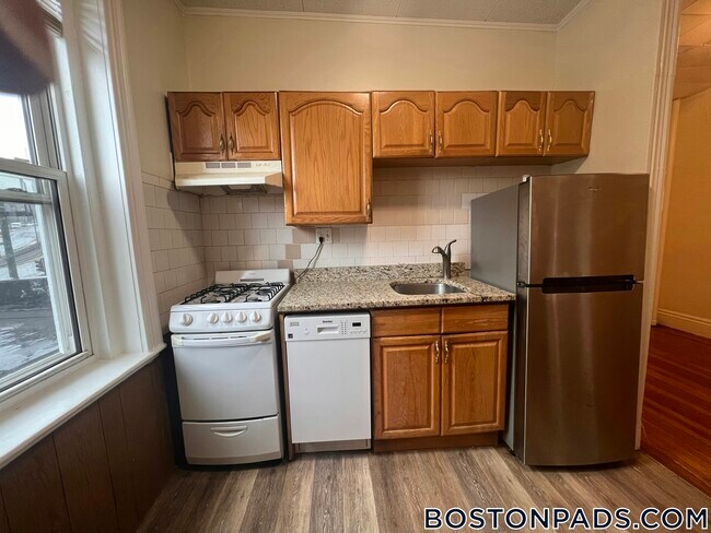 Photo - 126 Warren St Unidad 24