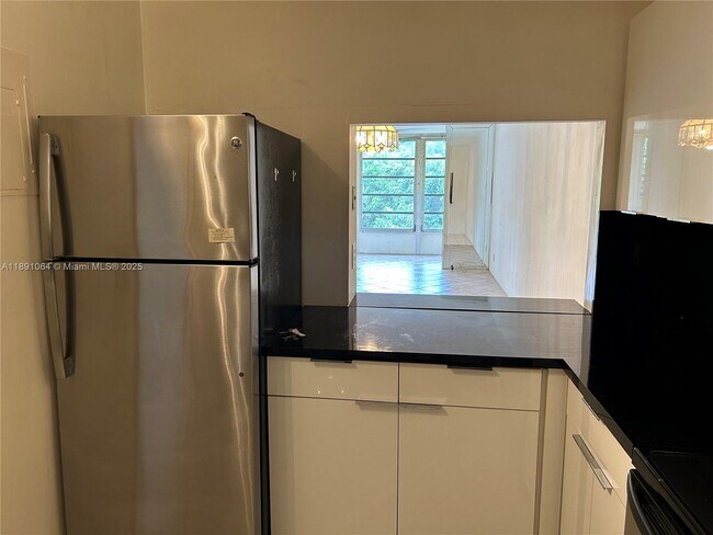 Photo - 9430 Live Oak Pl Unit 404