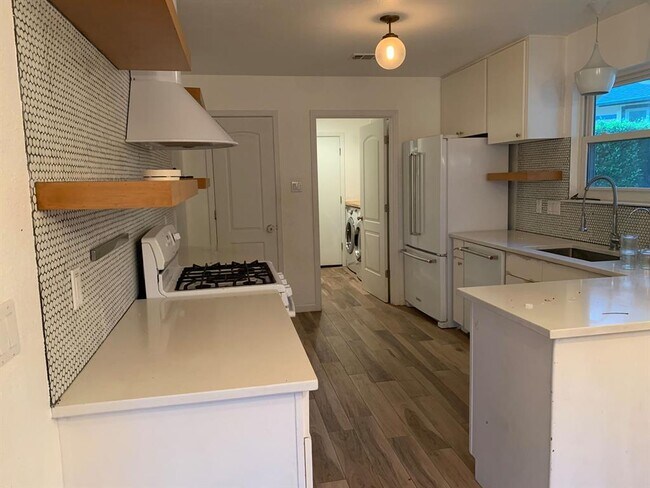 Photo - 4404 Bouvet Ct