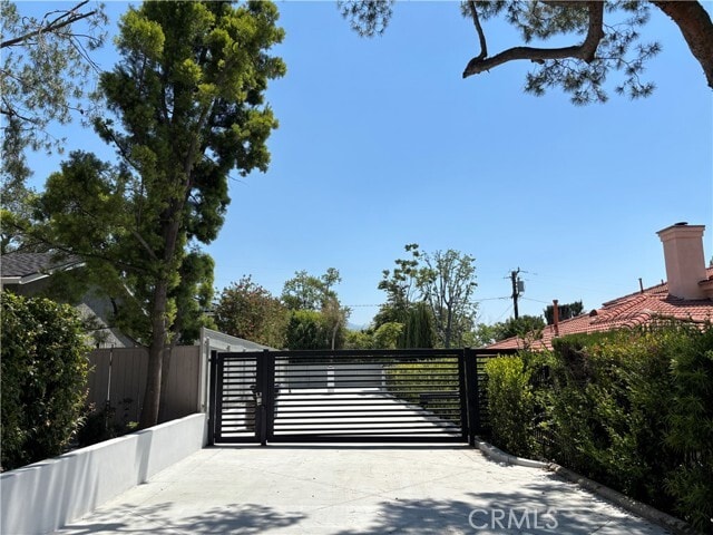 Building Photo - 4832 La Canada Blvd