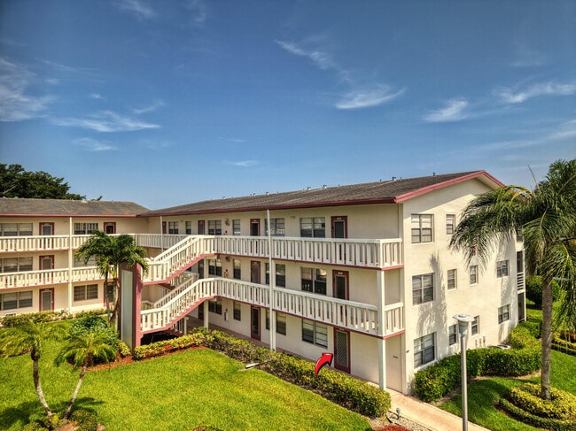 Building Photo - 308 Fanshaw H Unit 308