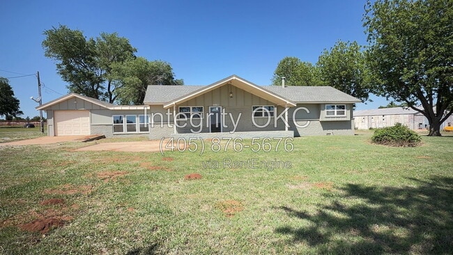 Building Photo - 5150 W Camp Dr