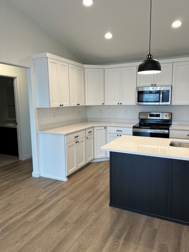 Photo - 4 Bed 2 Bath Twin Home