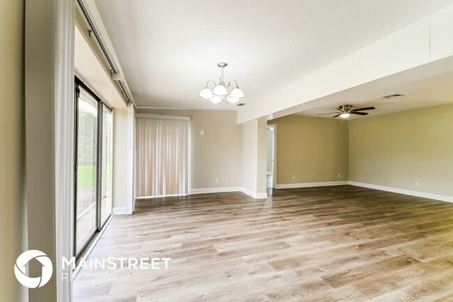 Photo - 907 East 3rd Street