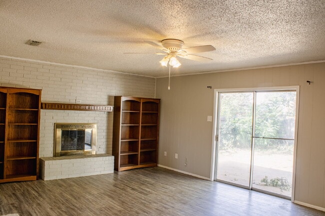 Photo - Cute, Clean and Central 3 bedroom 2 bathroom