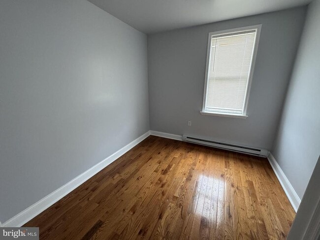 Photo - 2033 McKean St