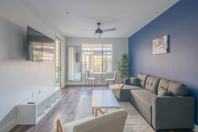 Building Photo - 701 W Rio Salado Pkwy Rental