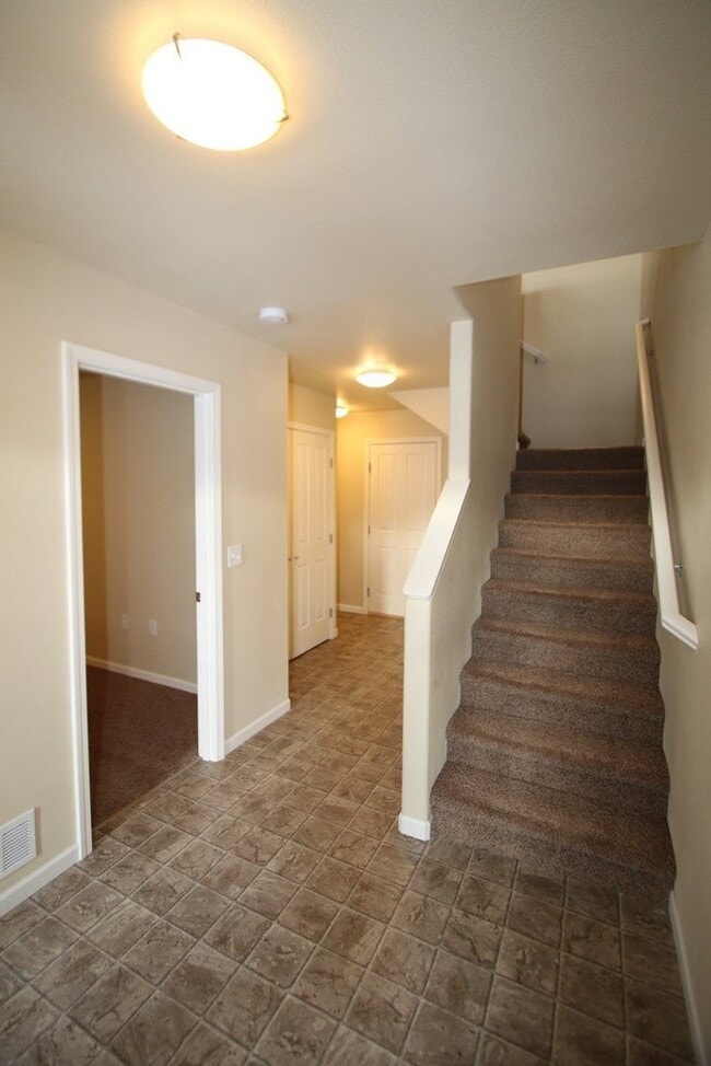 Photo - 3 Bedroom Condo close to JBER!