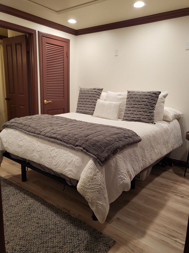 Photo - Charming Guest House in Glendora's "The Oa...