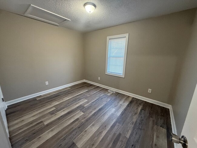 Photo - 4117 Juniper Ln NW Unidad B