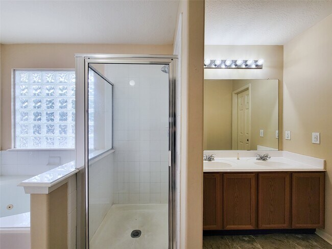 Photo - 19718 Byron Meadows Dr