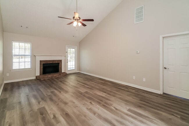 Photo - 11 Grier Ln