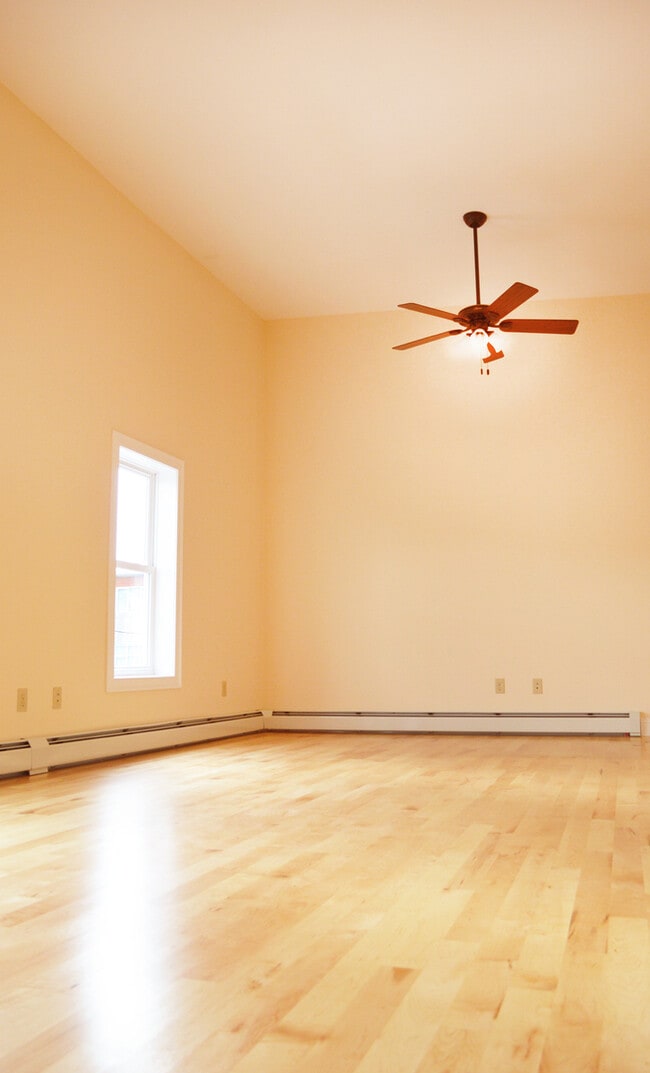 Building Photo - 8 Haswell St Unit APT 1