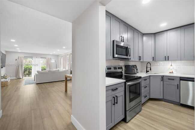 Building Photo - 6100 S Falls Cir Dr Unit 101