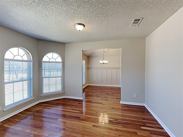 Photo - 643 Big Oak Ct