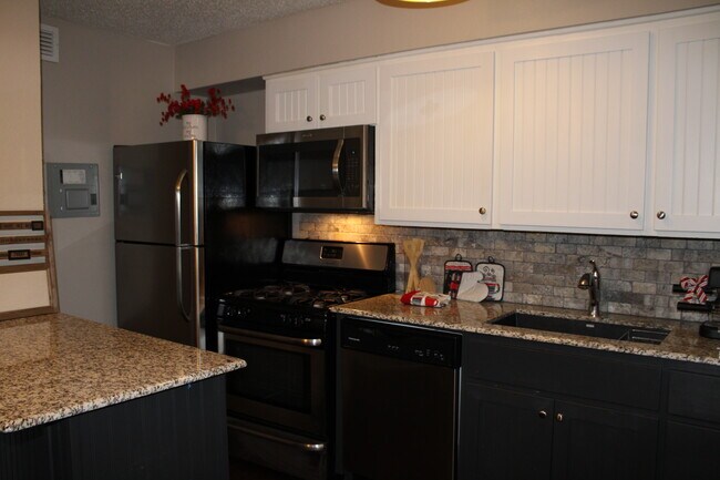 West 3855 - a Warner Alan Property