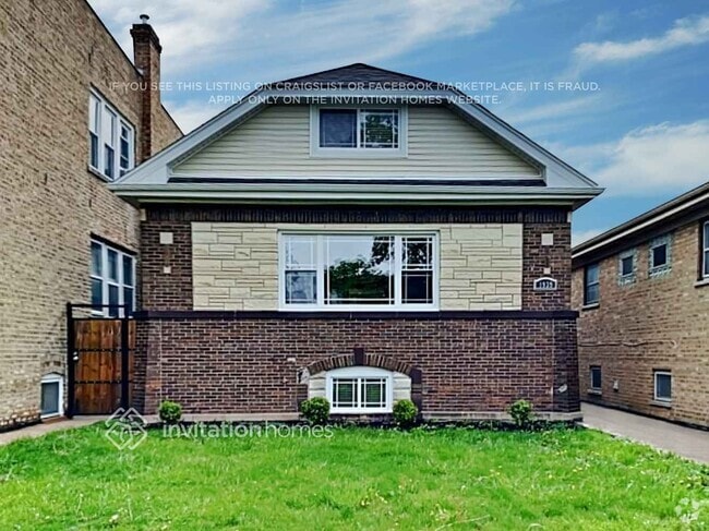 Building Photo - 1939 N Sayre Ave Rental