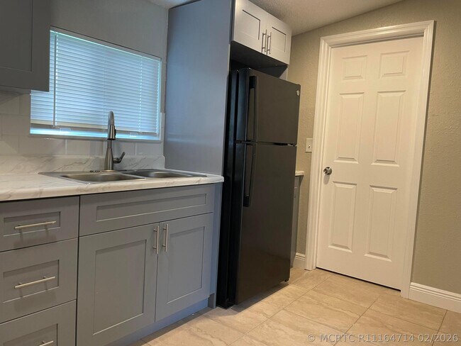 Photo - 5004 Killarney Ave