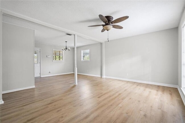 Photo - 4516 Champlain Ave