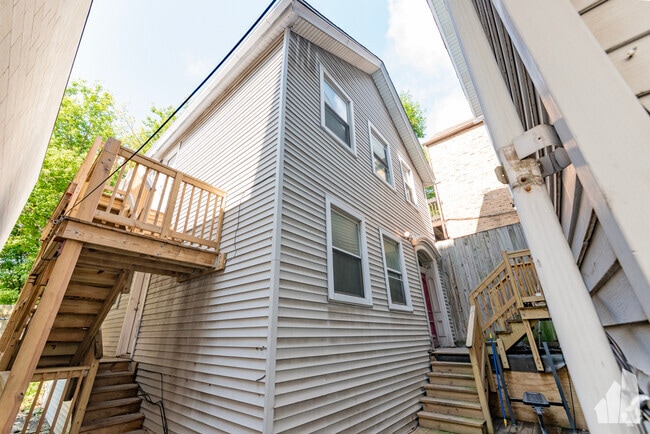 Building Photo - 1022 W Fry St Rental