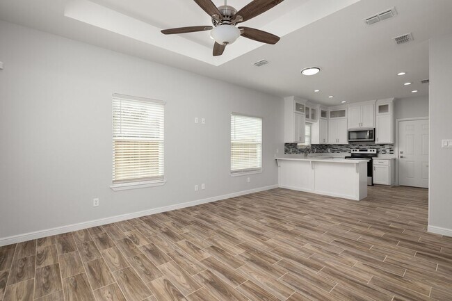 727 Olivarez St Unit 3