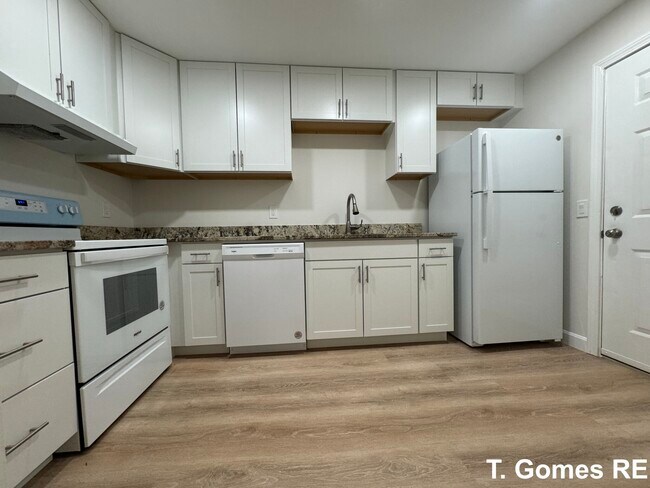 Photo - 860 Southbridge St Condo Unit 4