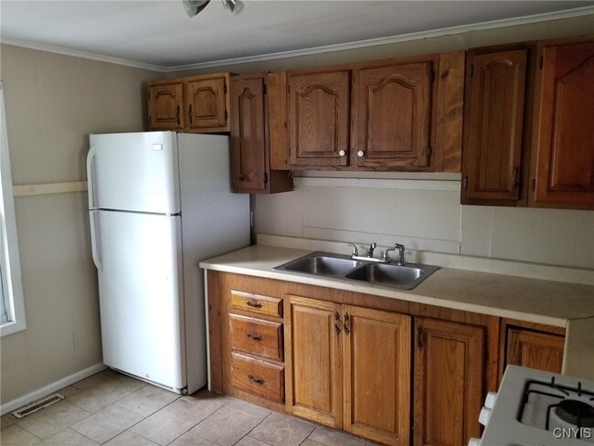 Photo - 6404 E Taft Rd