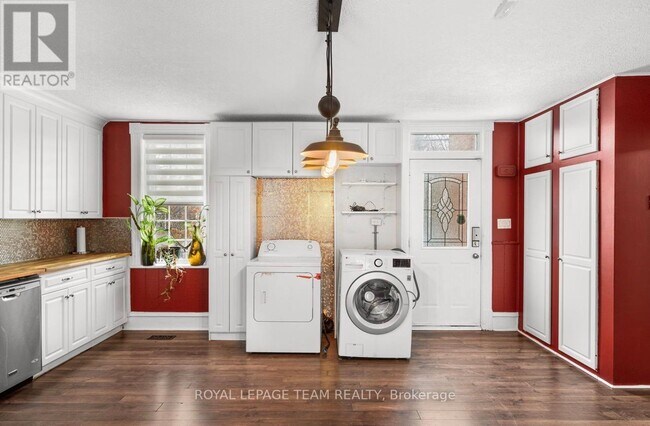 Photo - 509 Moffat St