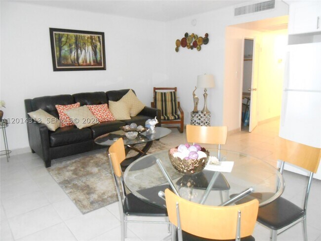 Photo - 5401 Collins Ave Unit 932