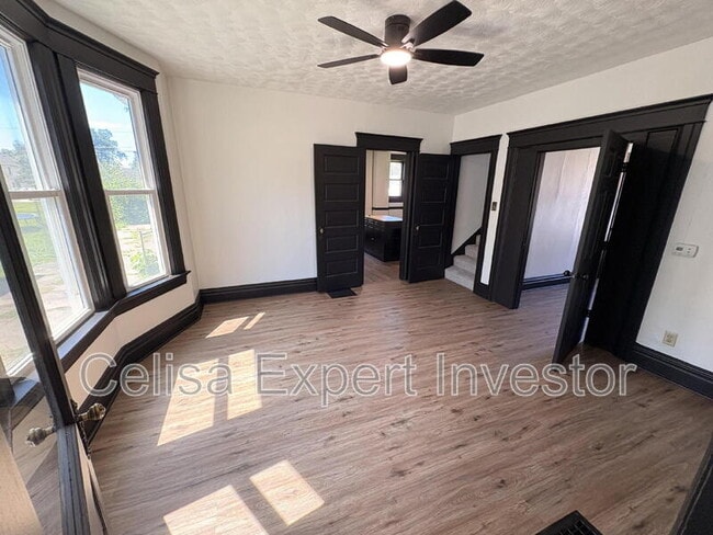 Photo - 2408 Smith St