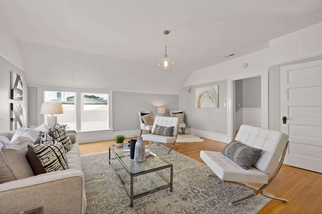 Living room - 607A Frederick St Unit 607A Frederick St