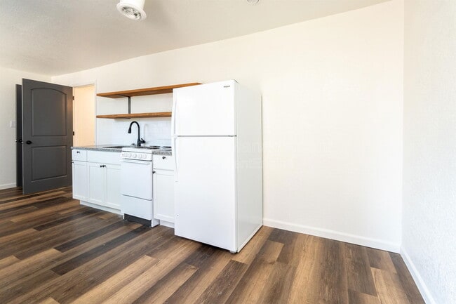 Photo - 421 N Emporia Ave Unit 421b