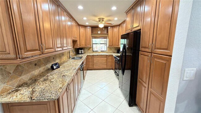 400 NW 127th Ave Unit 16