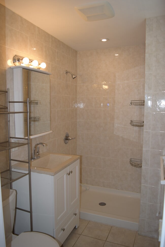 Photo - 109 Cook Street Unit Apt 4